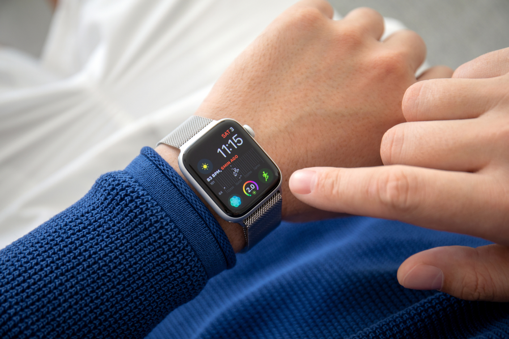 The Apple Maps app works much better than the Google Maps app on the Apple Watch. Image credit: Shutterstock