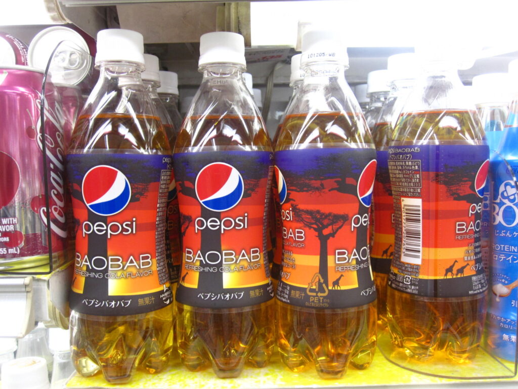 Diverse bottiglie di Pepsi Baobab. Immagine tramite Flickr