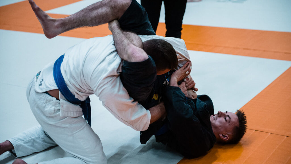 Zuckerberg continúa entrenando con profesionales de las MMA como Volkanovski e Israel Adesanya. Imagen: Flickr/Richard Presley