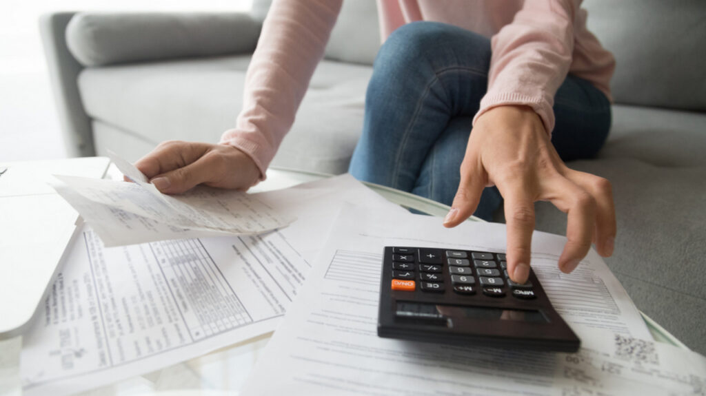 Federal loans offer flexible plans that are often based on your income. Image: Shutterstock/ fizkes